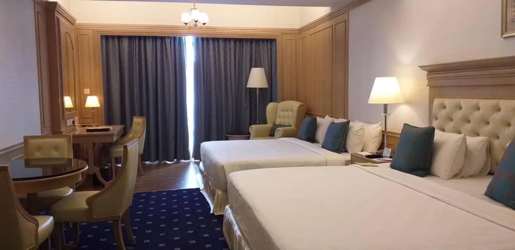 Готель Royale Chulan Penang Джорджтаун Екстер'єр фото
